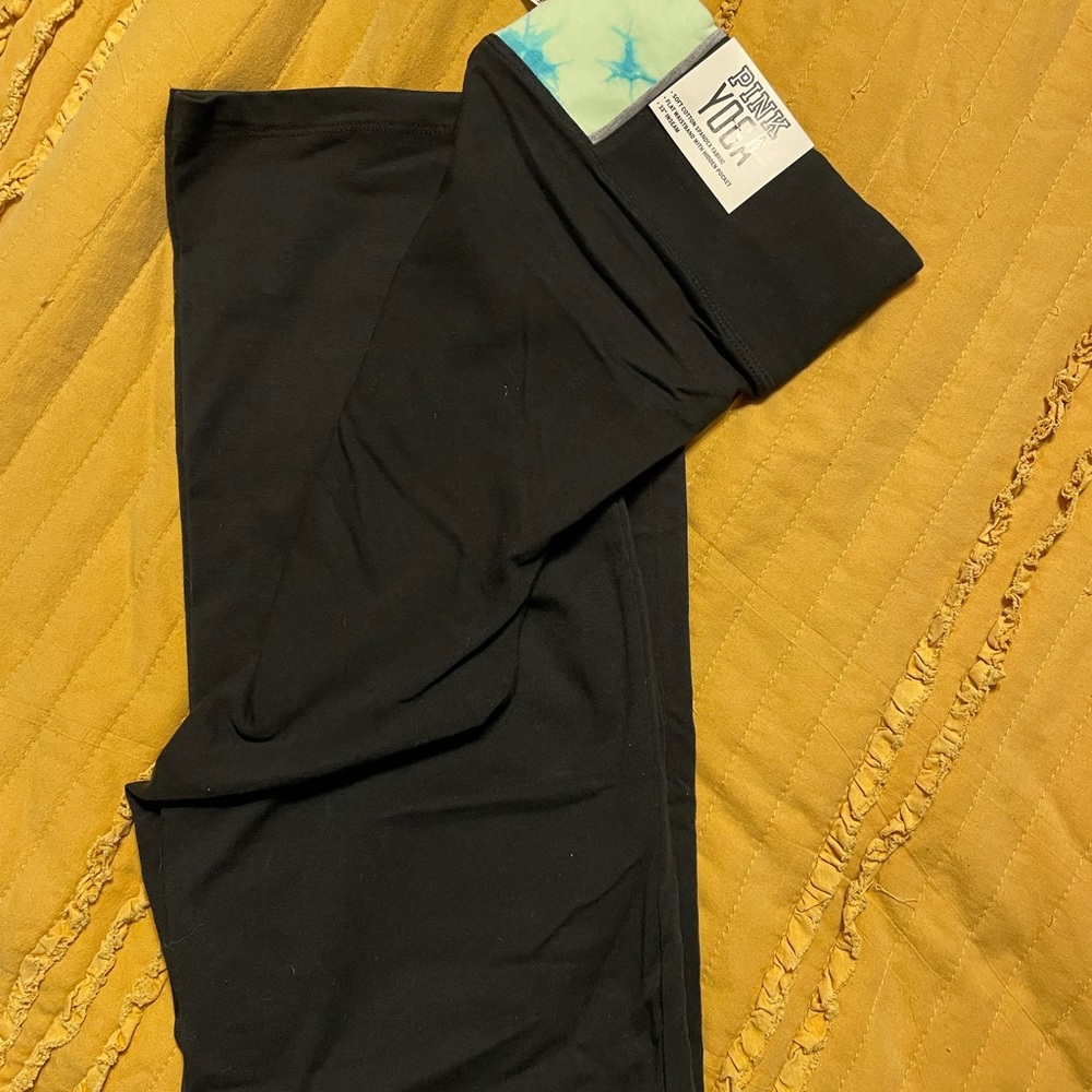 Victoria’s Secret PINK yoga pants